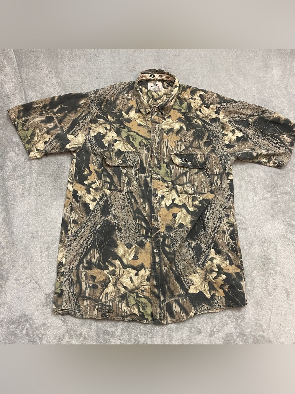 VTG Mossy Oak Mens Size Large Camo Short Sleeve Button Up Hunting Shirt Break-Up
